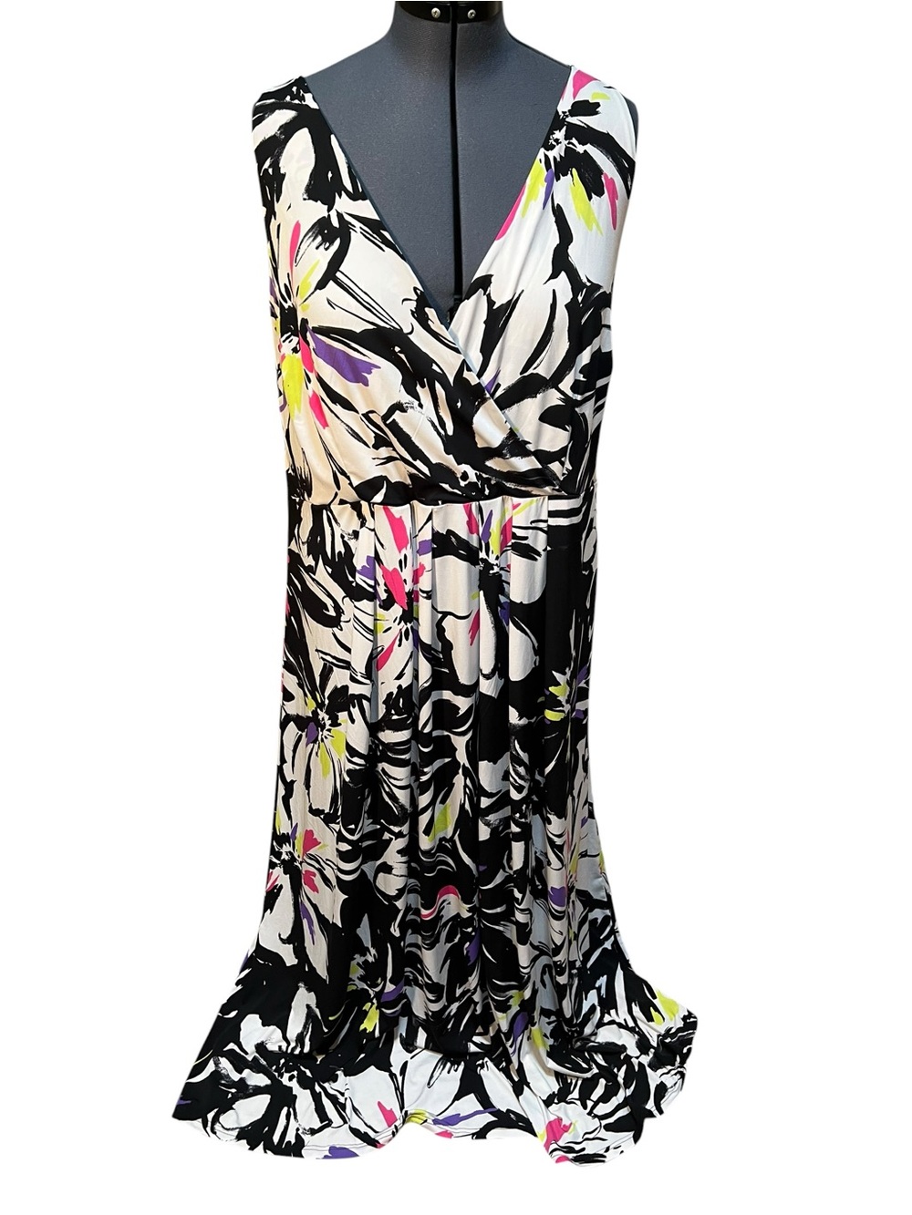 Lane Bryant Women’s Plus Size 26/28 Sleeveless Faux Wrap Maxi Dress‎ White Black